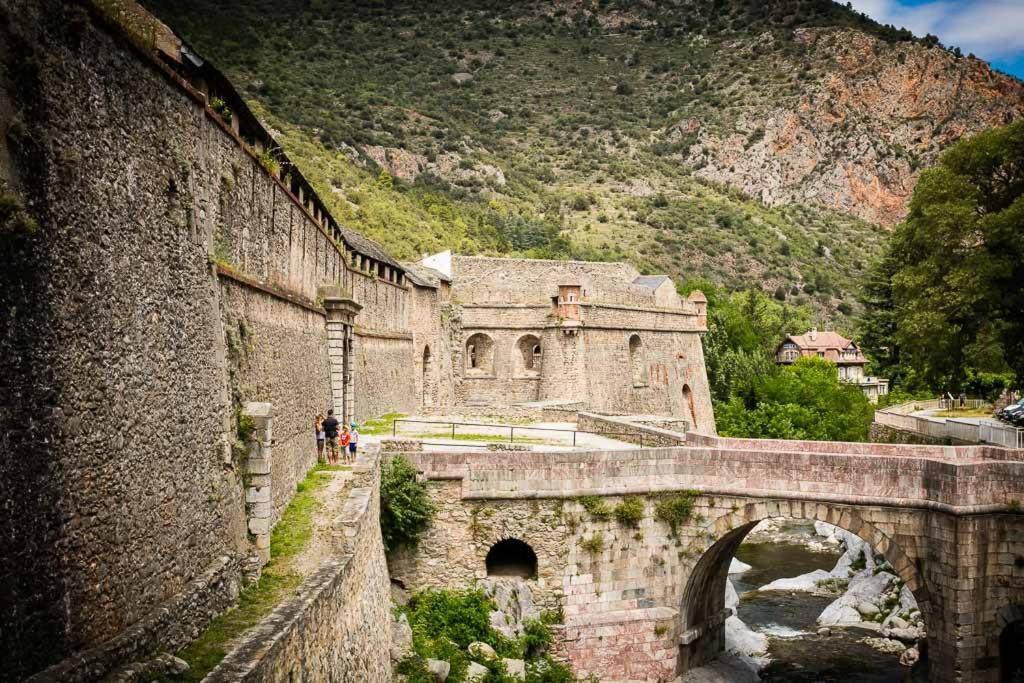Les Maisons Du Conflent, Maisons Familiales En Pierre Au Coeur Des Remparts Villefranche-de-Conflent Dış mekan fotoğraf